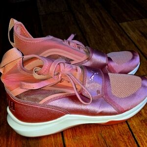 PUMA Phenom Rose Gold